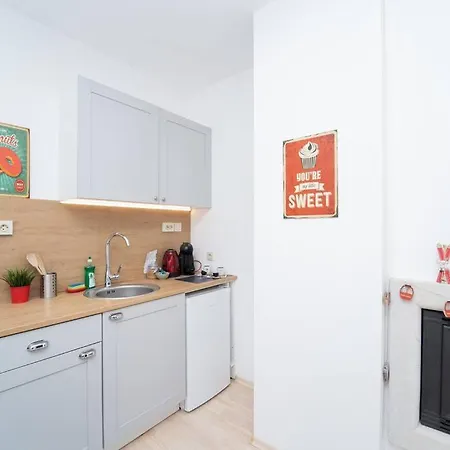 아파트 Bright Studio With Mountain View And Fireplace *